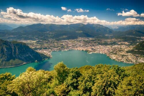 An image of a lake and town in Italy